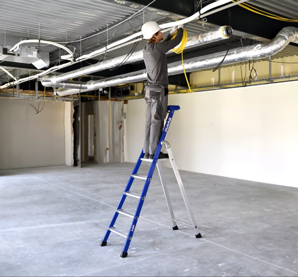 Escabeau aluminium MP accès électricité
