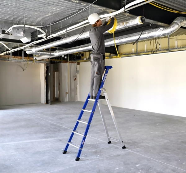 Escabeau aluminium MP accès électricité