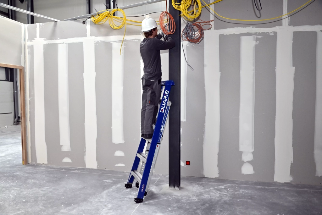 Escabeau multifonction MX5 échelle d&#039;appui installation électrique