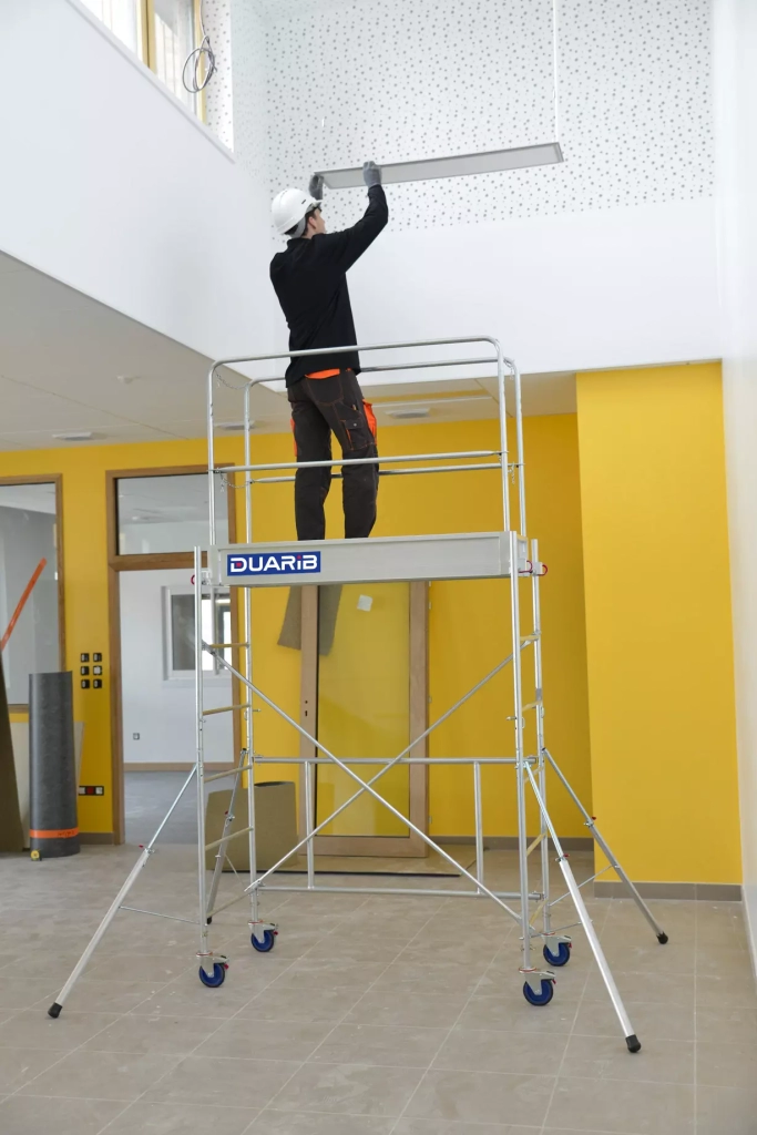 Échafaudage ROLLY Hauteur plancher 1m80 travaux électricité